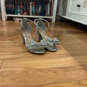 Windsor Silver Bow Heels